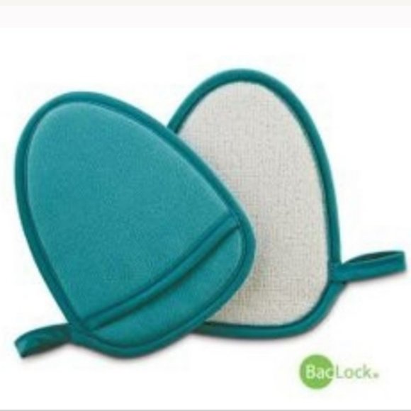 SALE!!! exfoliating mitt with Baclock - Picture 1 of 5